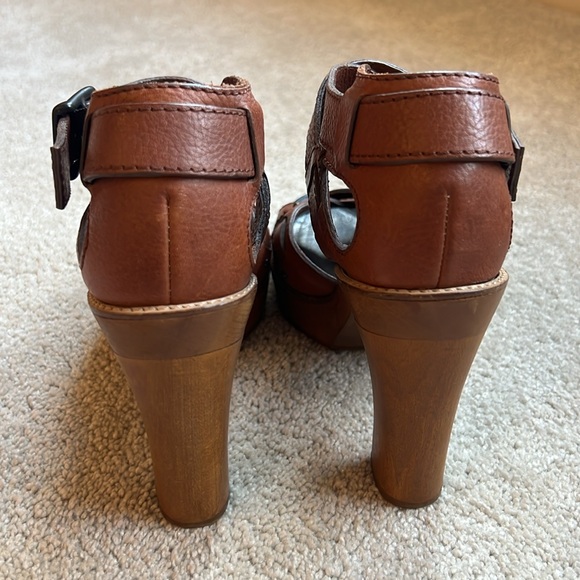 CHLOE Wooden Platform High Heel Cognac
Leather Criss Cross Sandal EU 38 - Picture 4 of 16